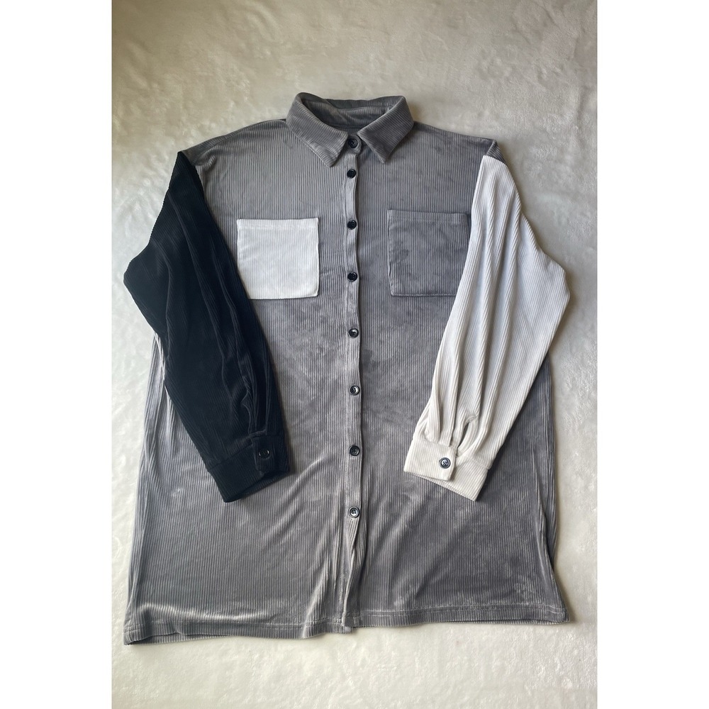 Women's Small Color Block‎ Long Sleeve Black White Gray Button Pockets Top
